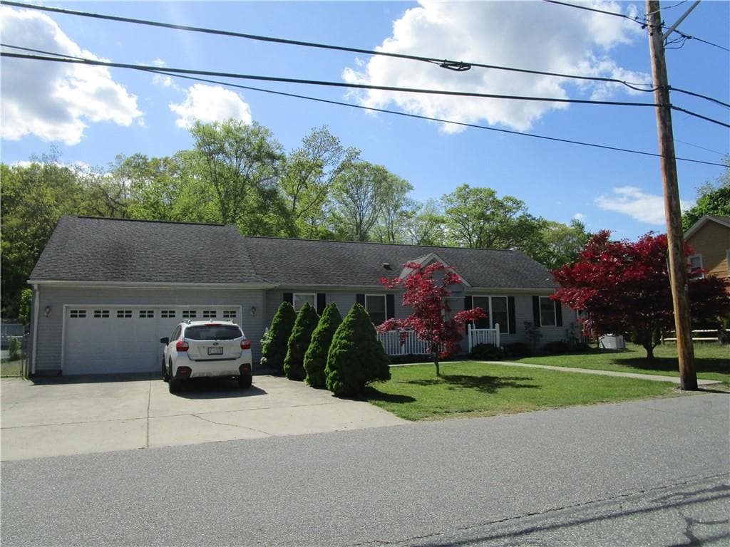830 Lower River