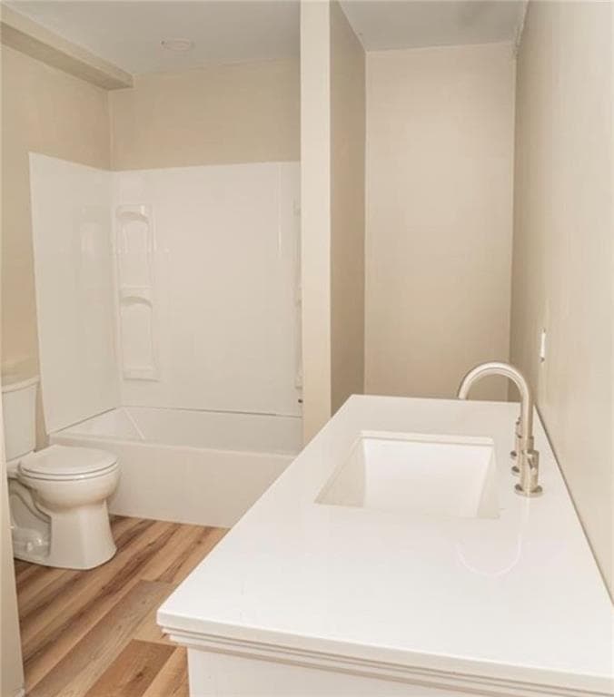 126 Chestnut photo 3