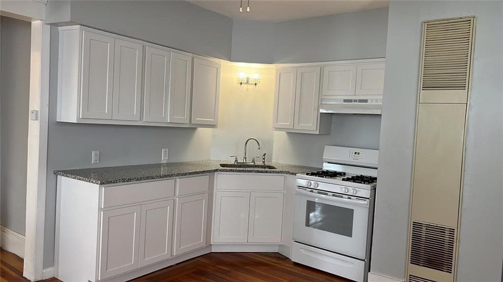 67 Burnside photo 4