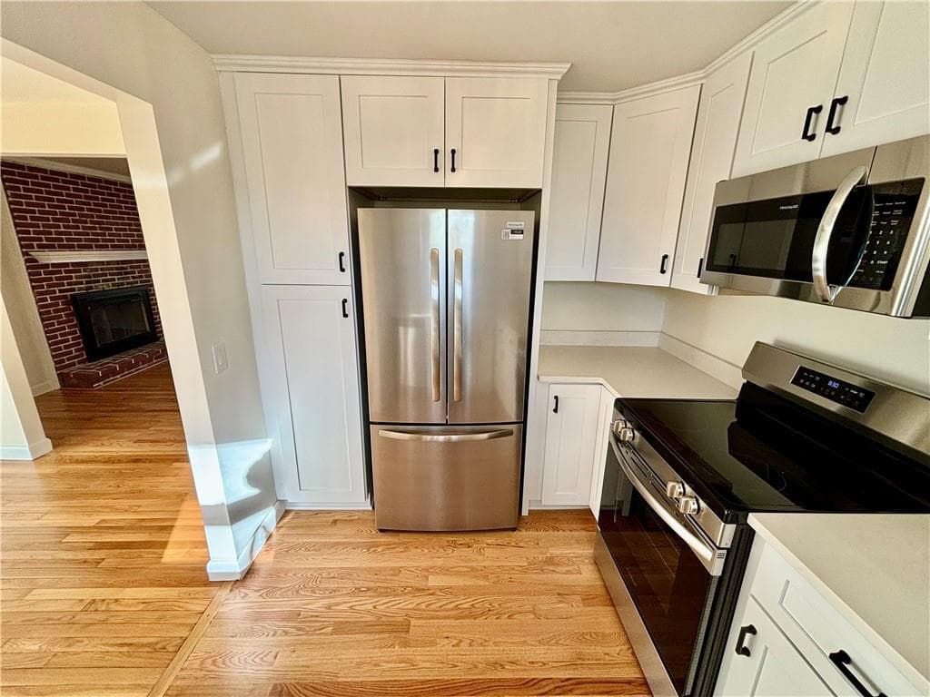 180 Greenwood photo 3