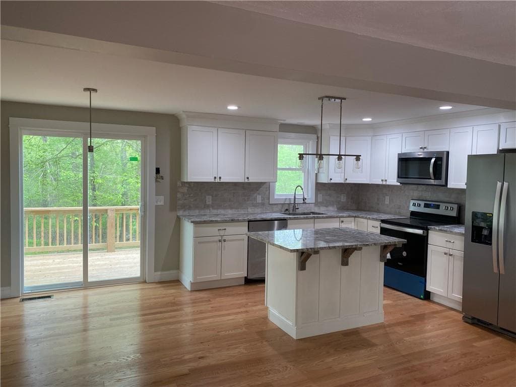118 Woodville Alton photo 5