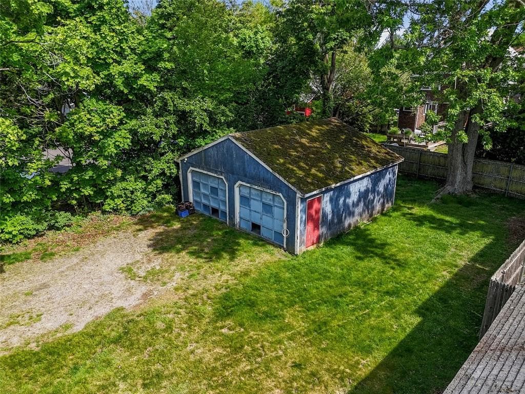 126 Columbia photo 5