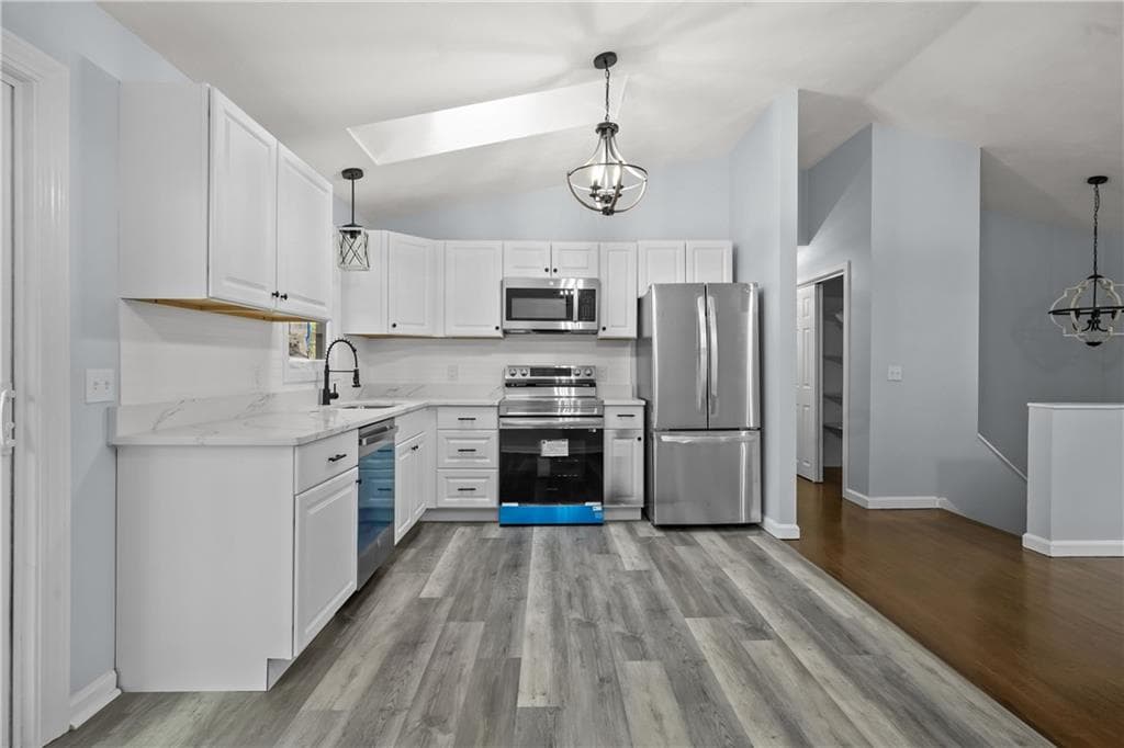 120 East Greenwich photo 2