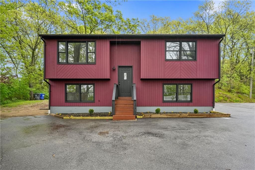 120 East Greenwich