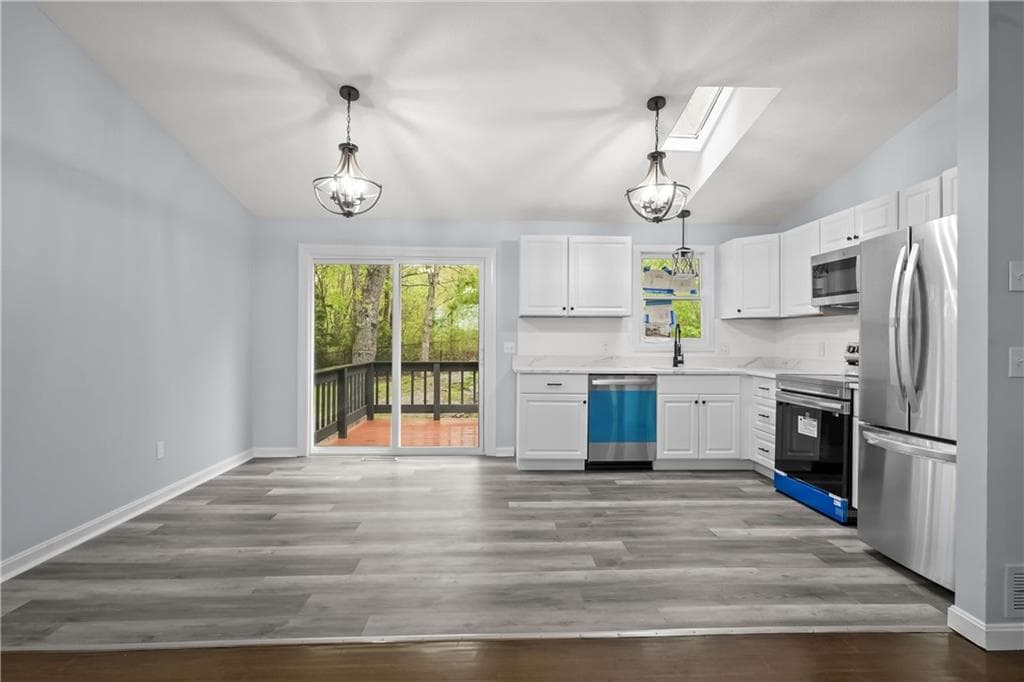 120 East Greenwich photo 4