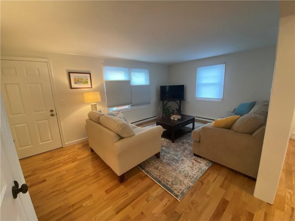 32 Middleton #E photo 4