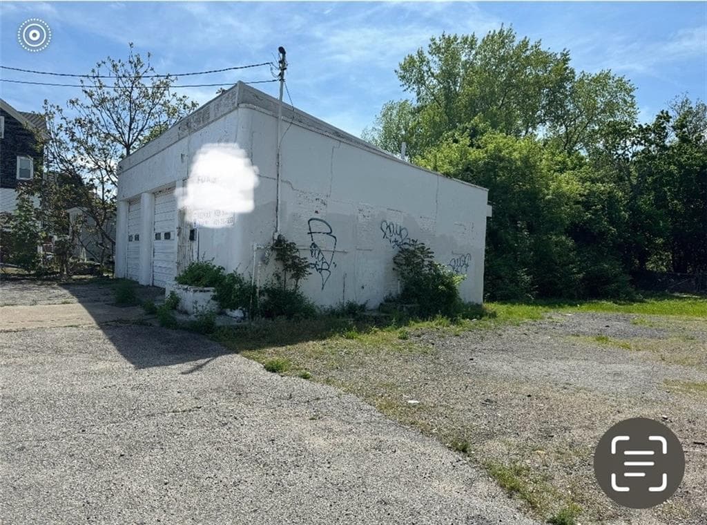 500 Mineral Spring photo 2