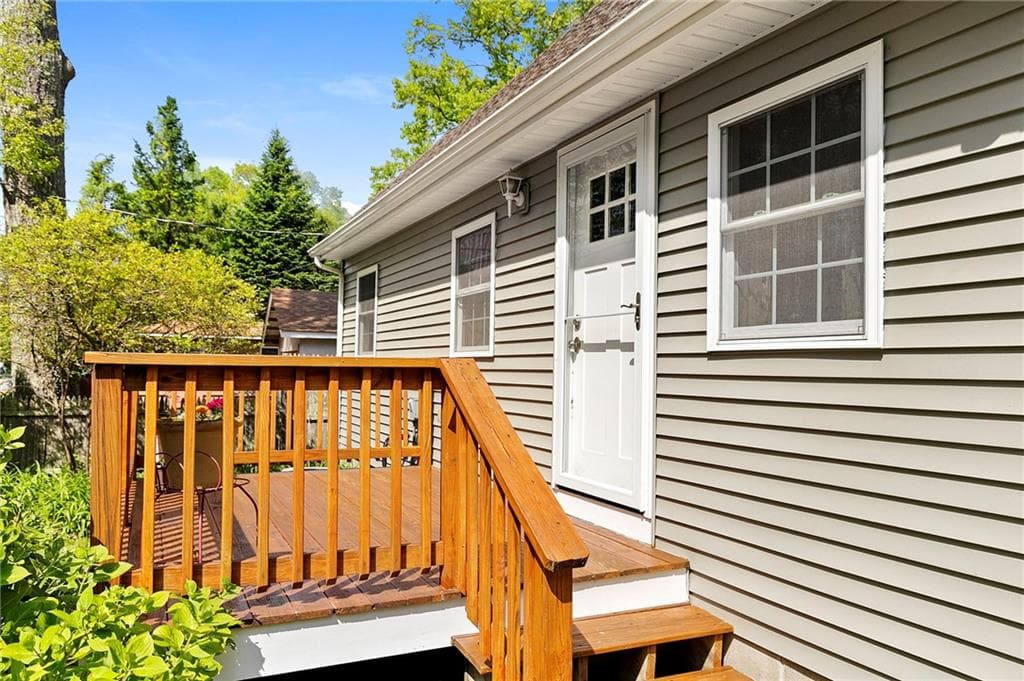 200 East Shore photo 5