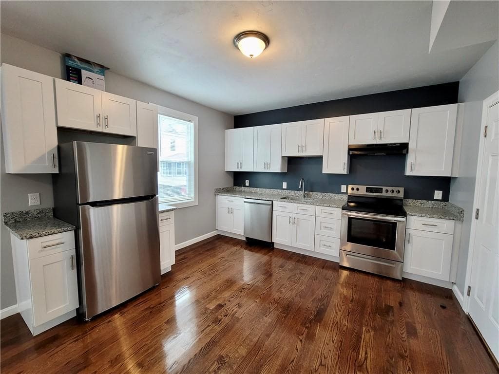 884 Main #1R photo 2