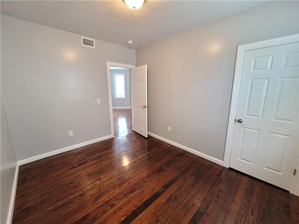 884 Main #1R photo 4
