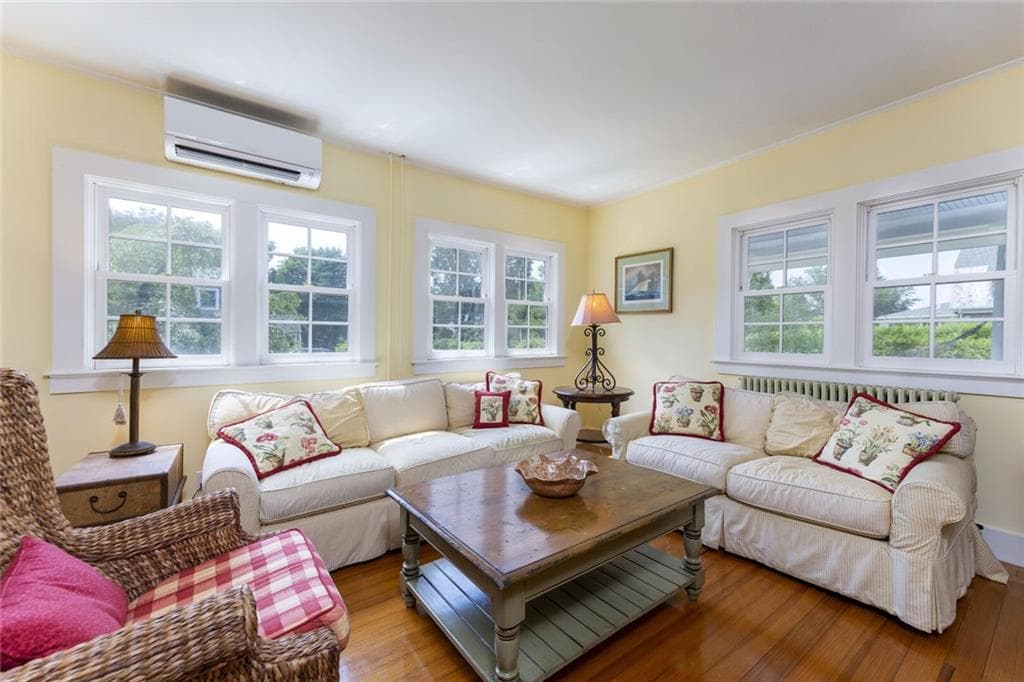135 Longfellow photo 5