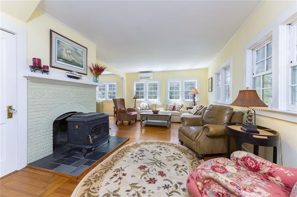 135 Longfellow photo 4