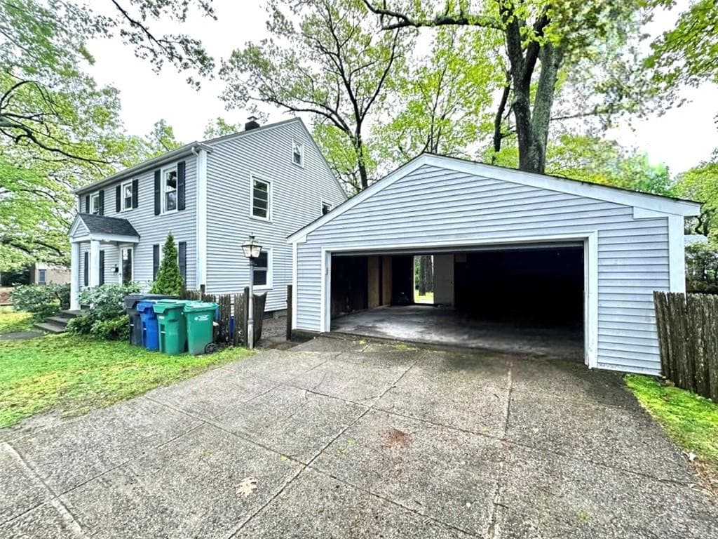 52 Warwick Lake photo 2