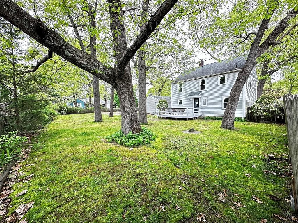 52 Warwick Lake photo 4
