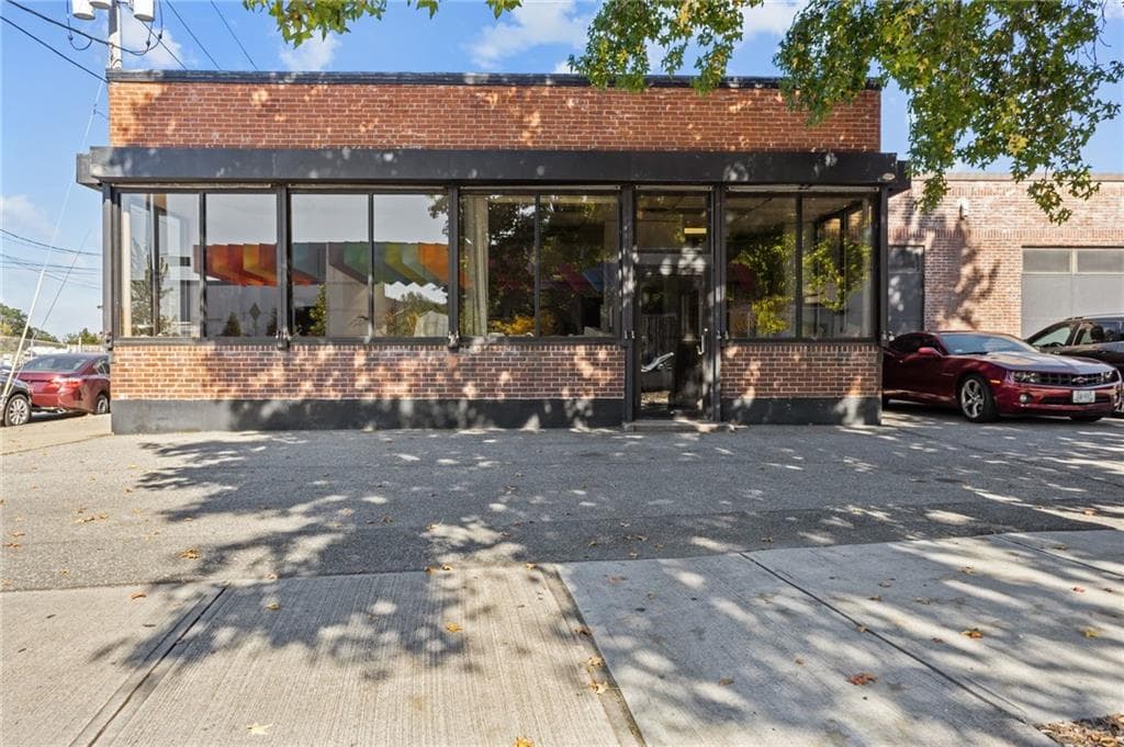 1200 Broad