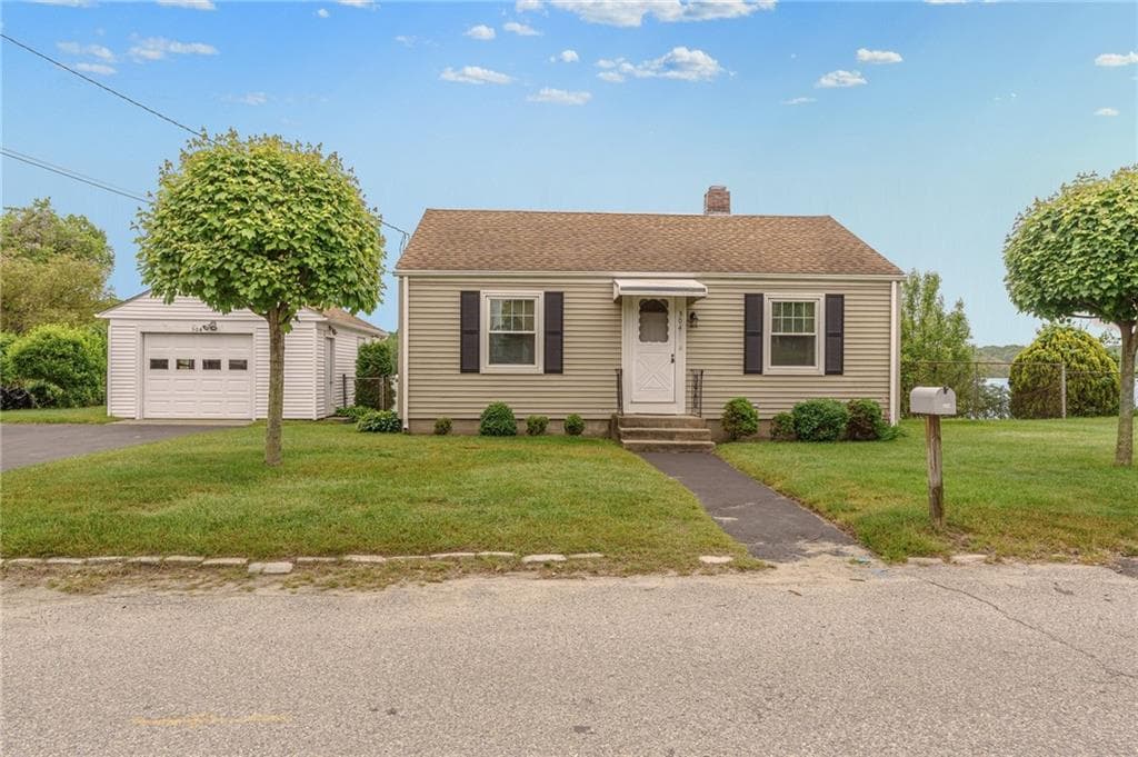 304 Lake Shore photo 2