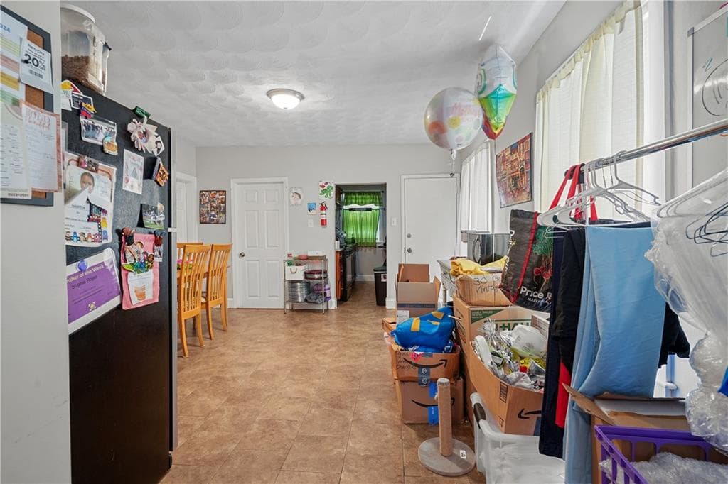 158 Newell photo 2