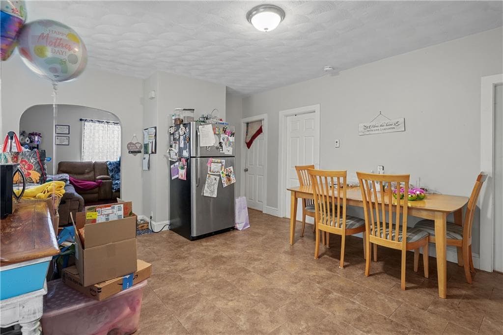 158 Newell photo 3