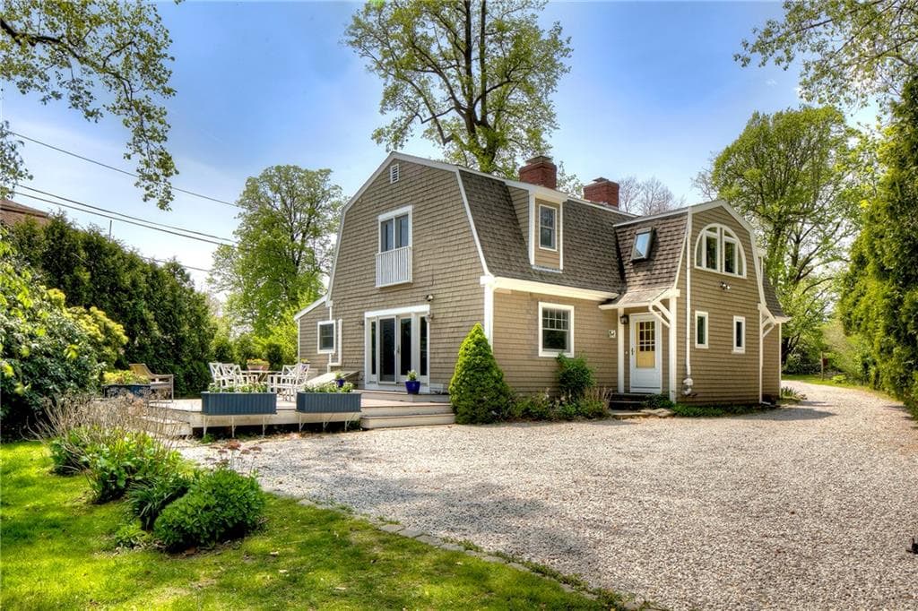 162 Rhode Island