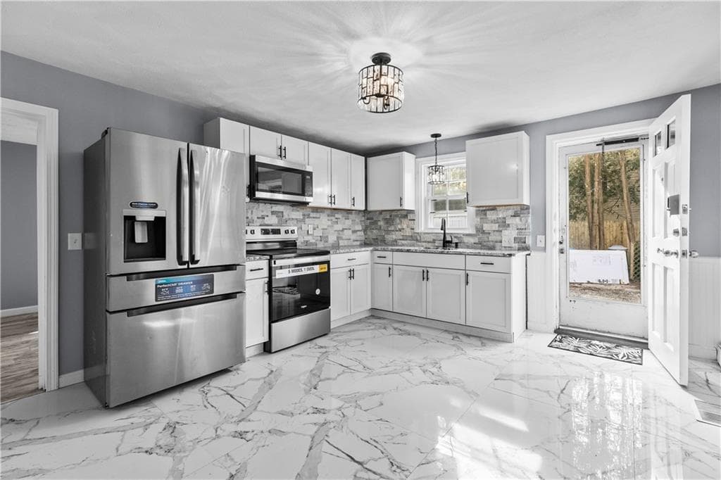 786 Sandy Lane