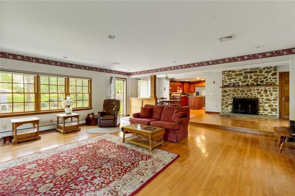 1640 Shermantown photo 4