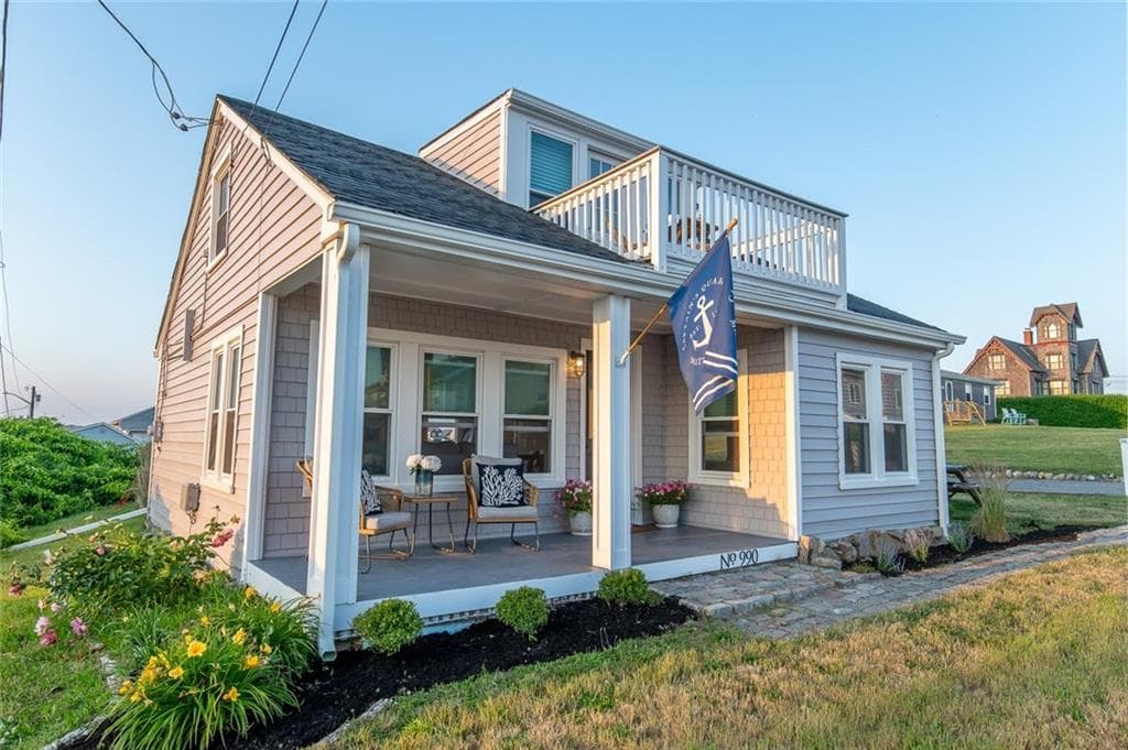 990 Matunuck Beach