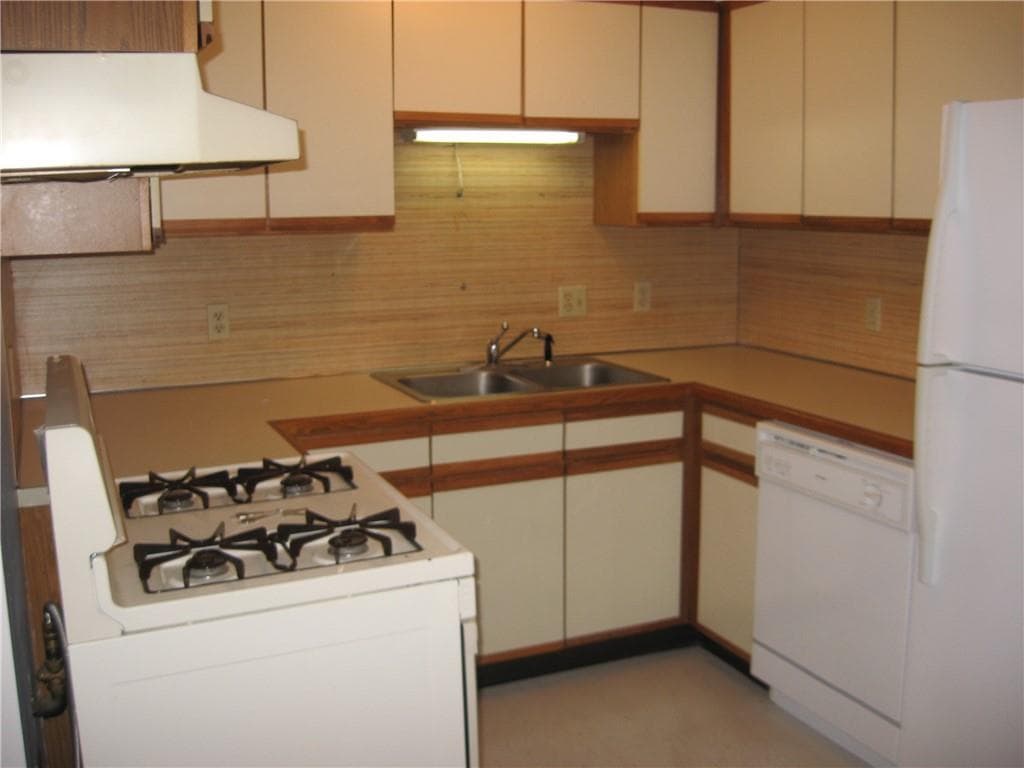 472 Bullocks Point photo 2