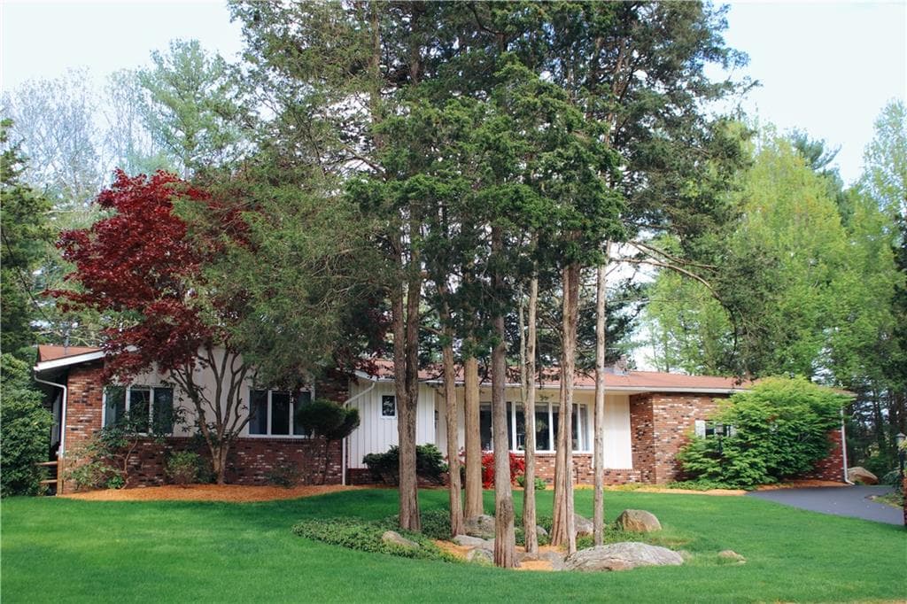 40 Spring Valley photo 2