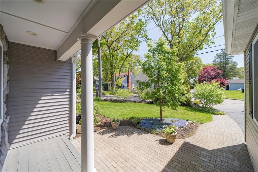 945 Bullocks Point photo 3