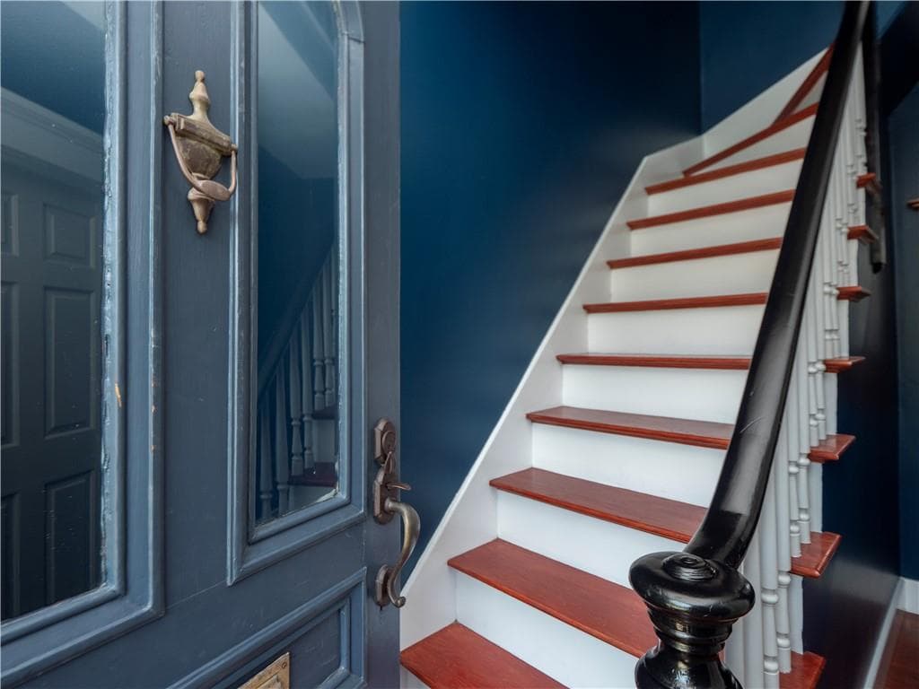 7 Howe #2 photo 4