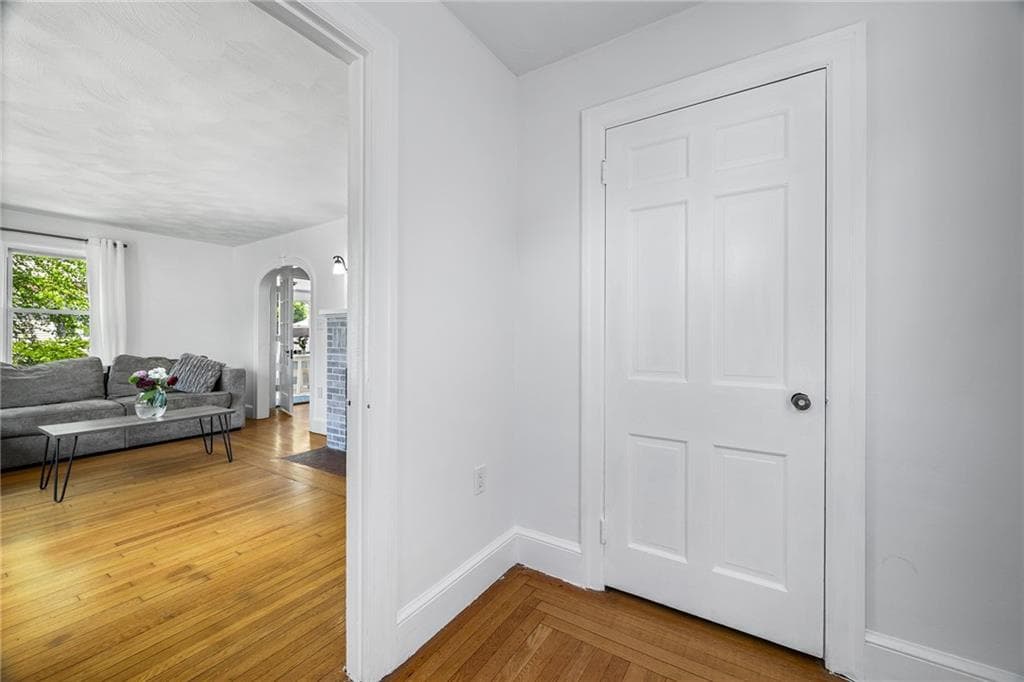 94 Orchard photo 3