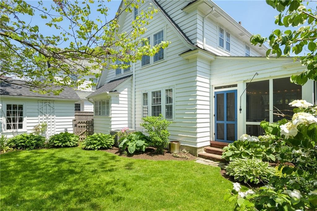 348 Slater photo 4