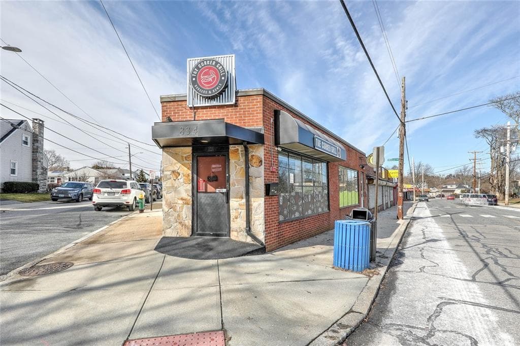 834 Admiral photo 3