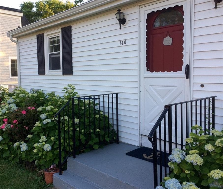 140 Renfrew photo 3