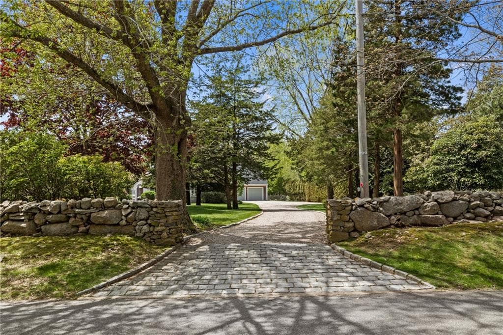 103 Howland photo 2