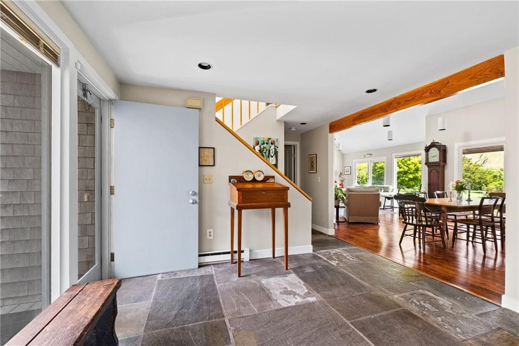 103 Howland photo 5