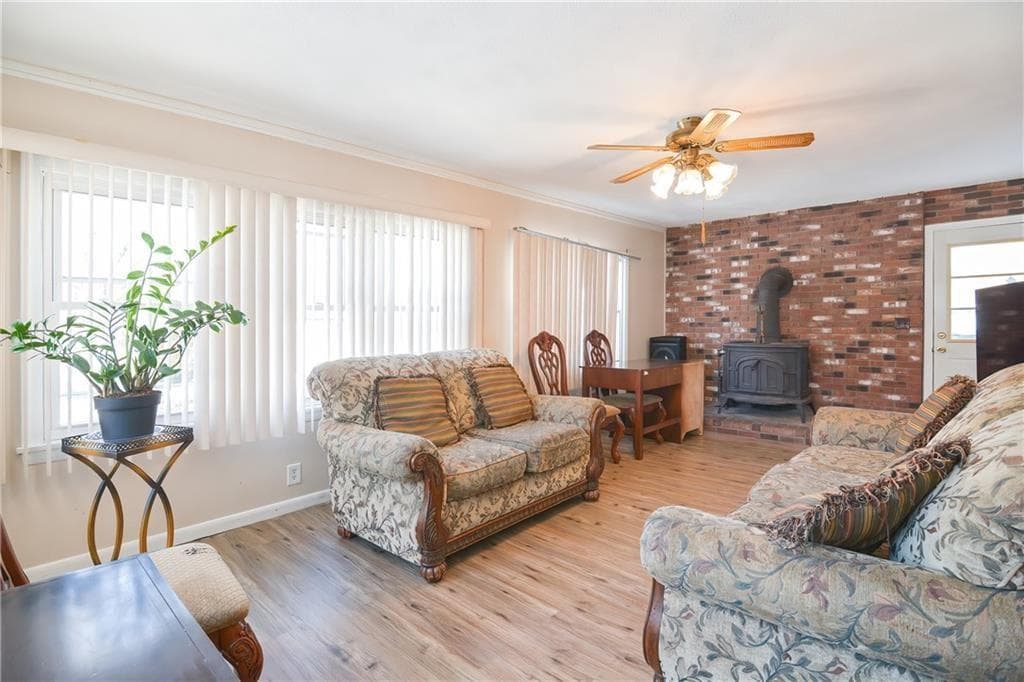 186 Warren photo 3
