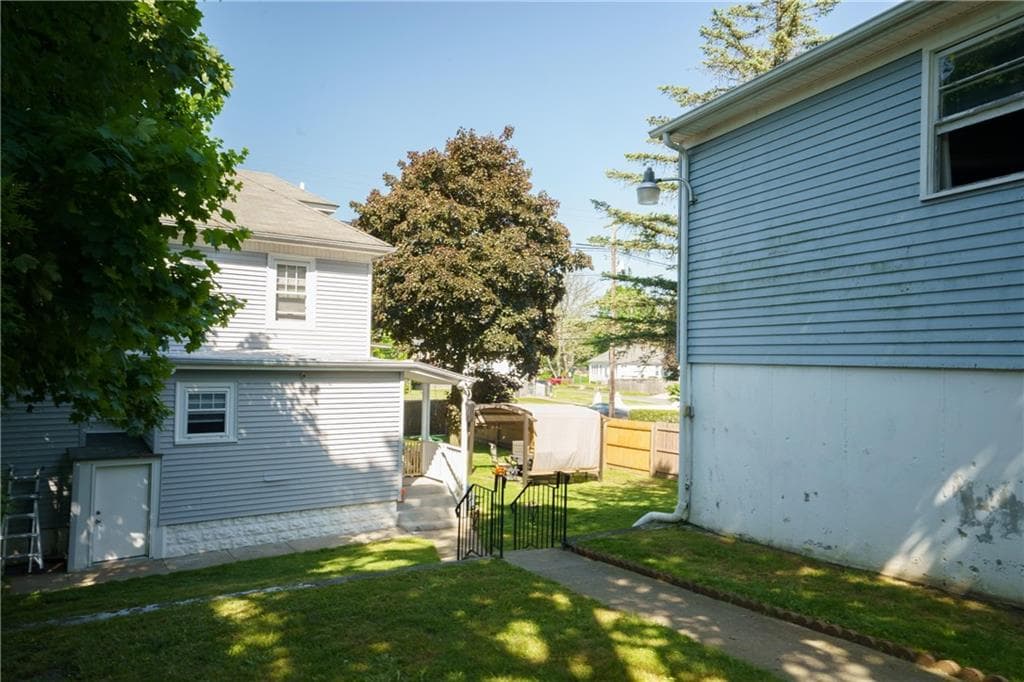 98 Putnam photo 3