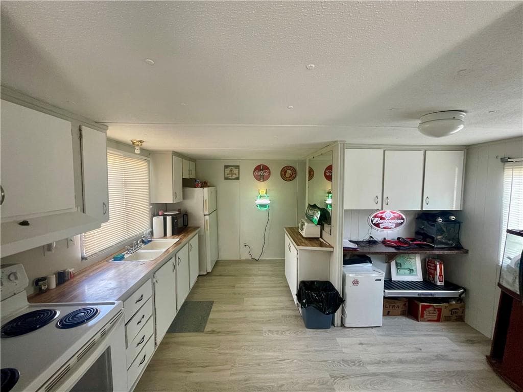 837 Forest Park photo 5