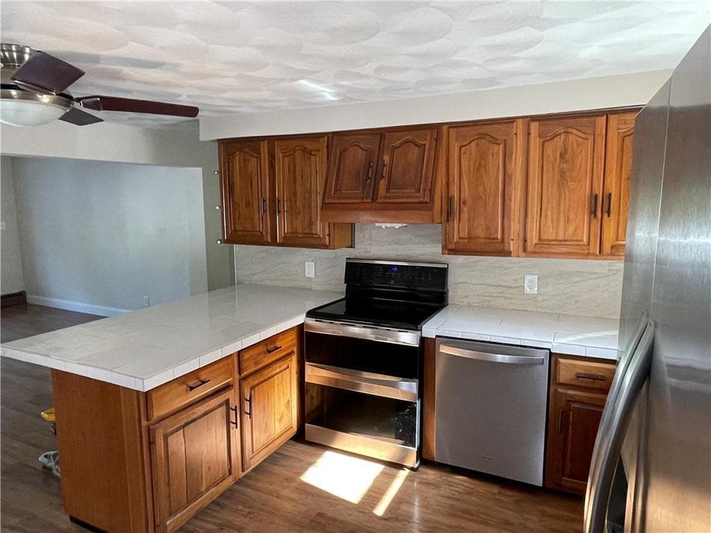 1041 Atwood photo 3