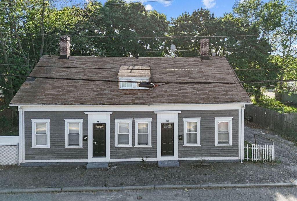 749 Dyer photo 3