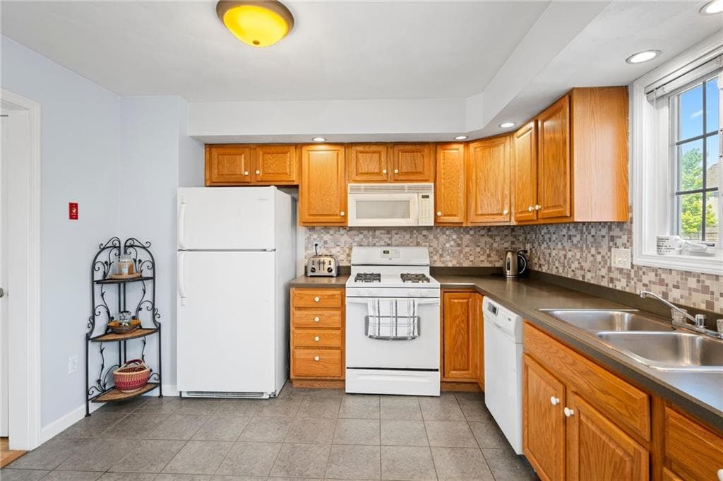 222 Meadow photo 4