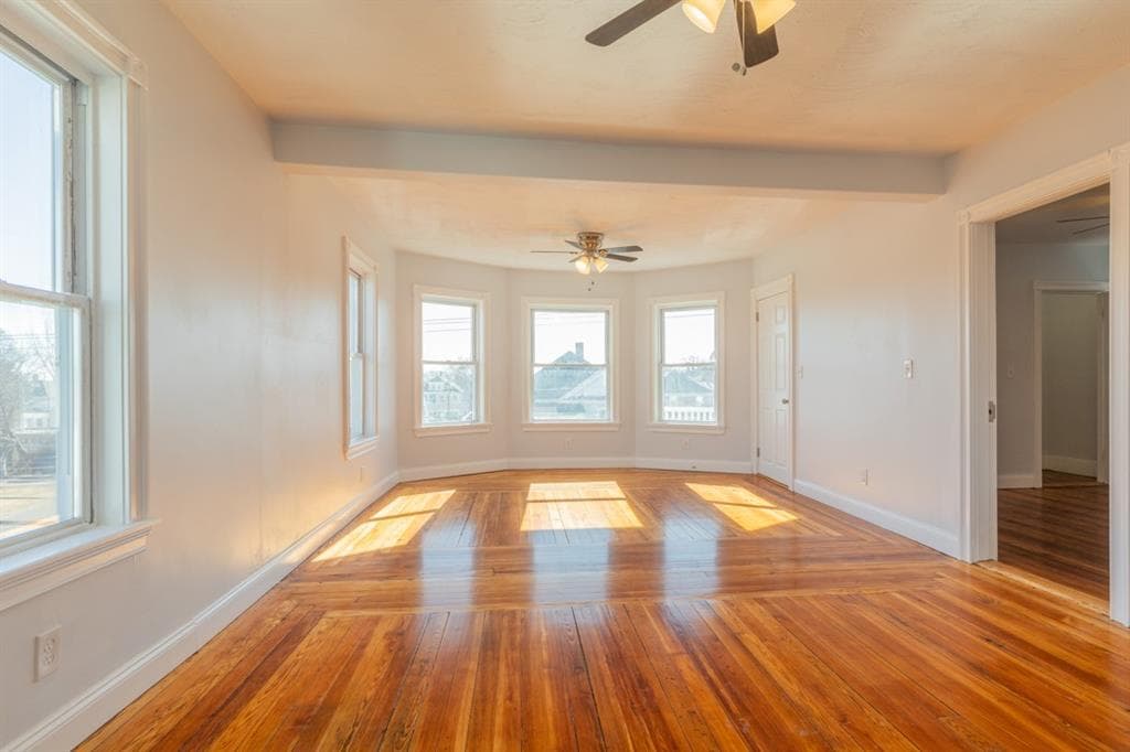 865 Mineral Spring photo 2