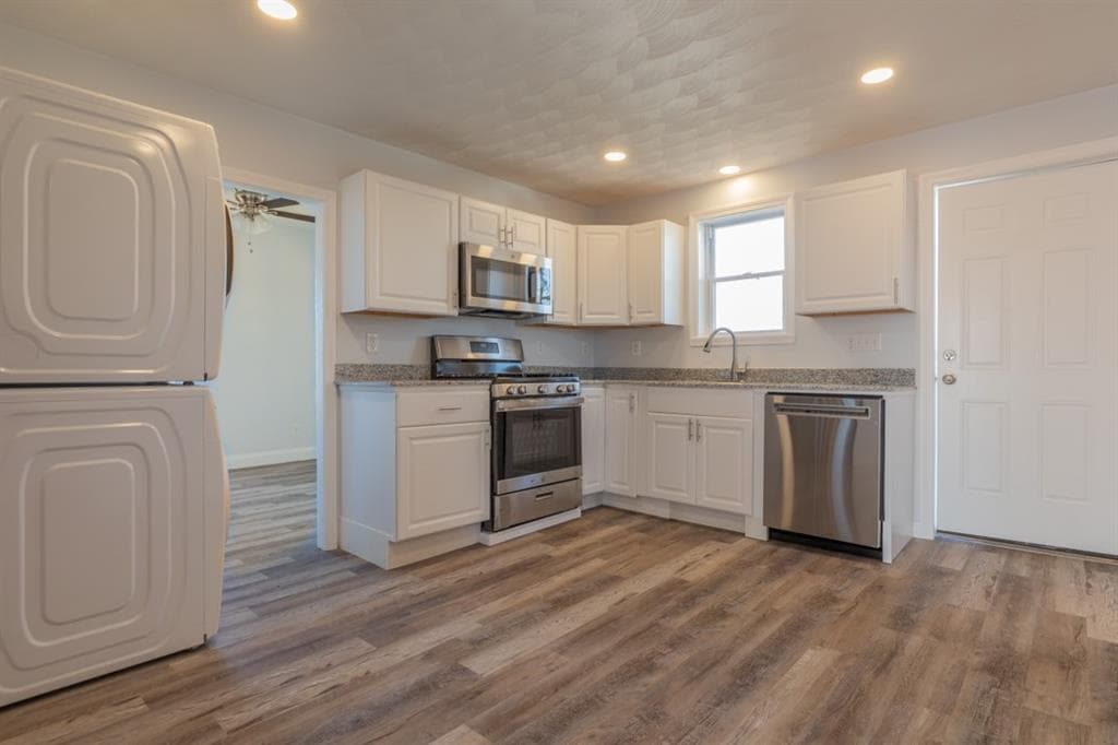 865 Mineral Spring photo 3