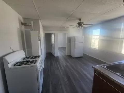 145 Burnside #3R photo 2