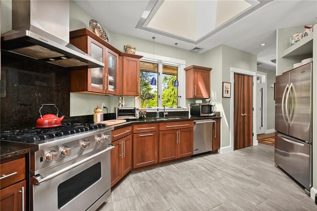 989 Mooresfield photo 5