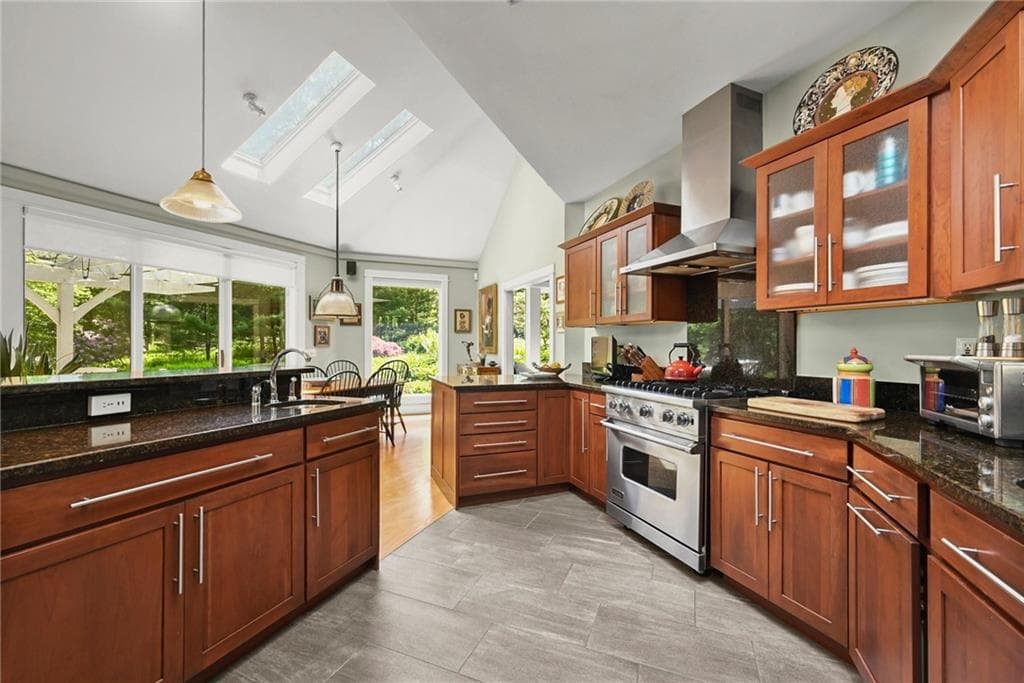989 Mooresfield photo 4