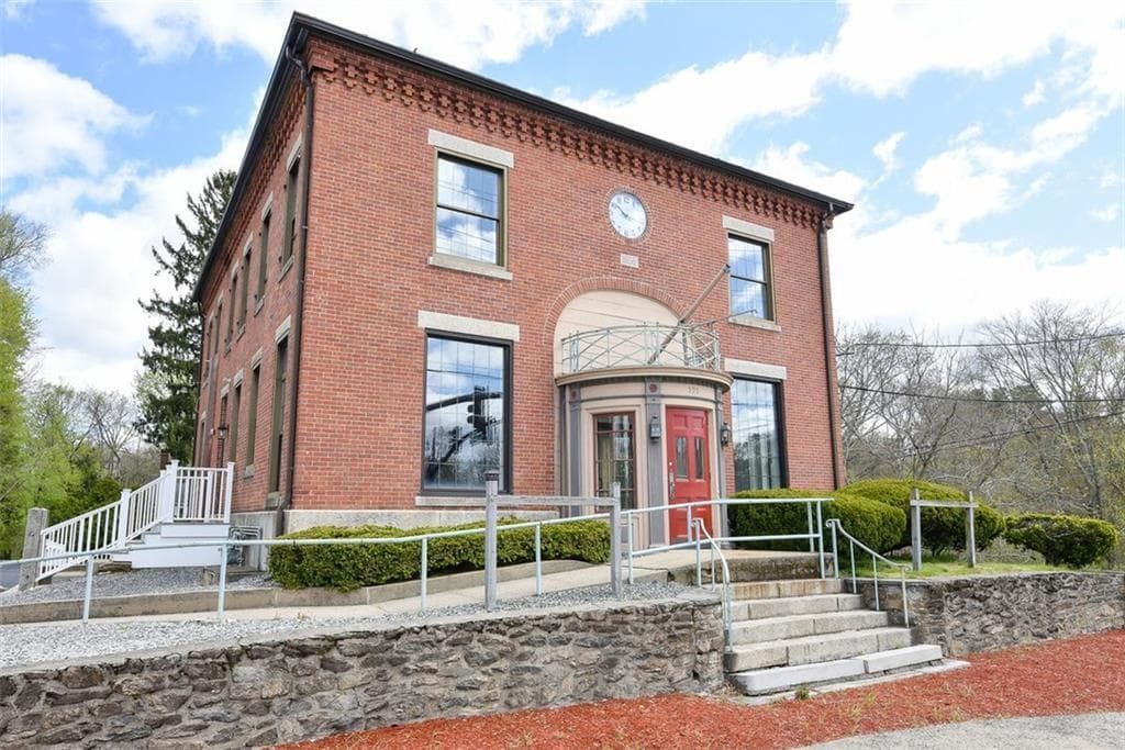 595 Putnam