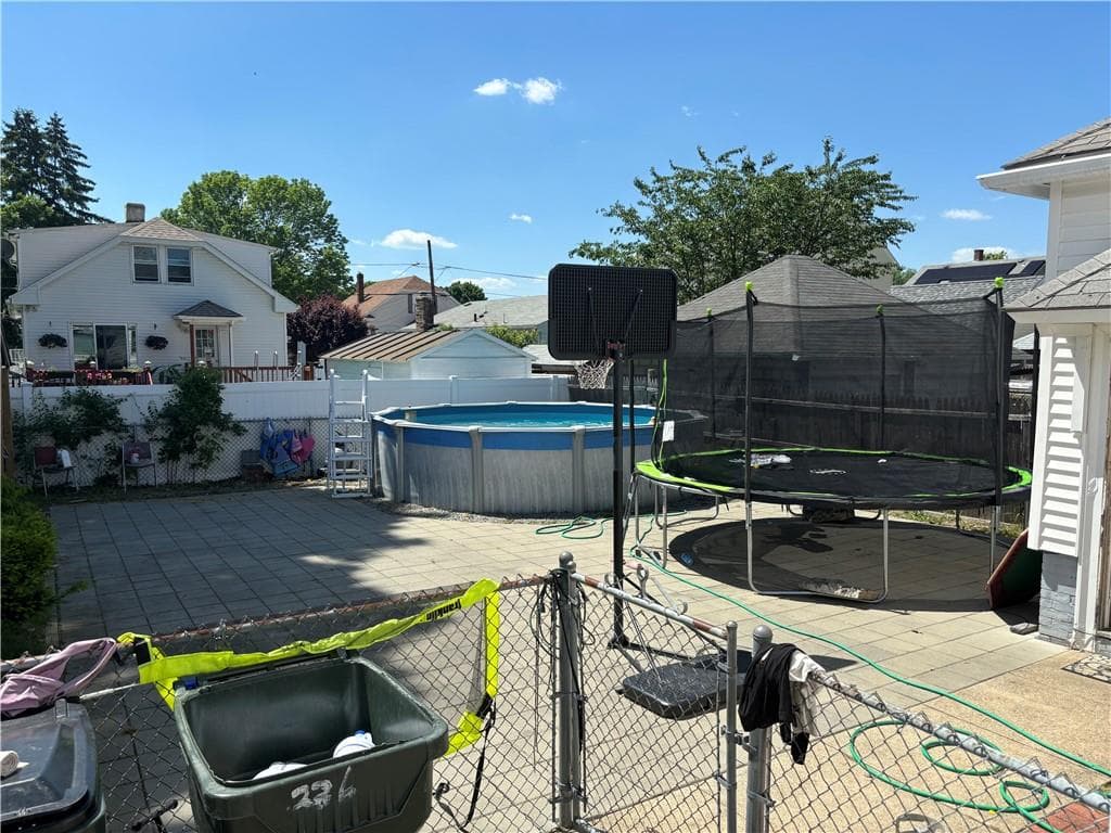 236 Lowell photo 4