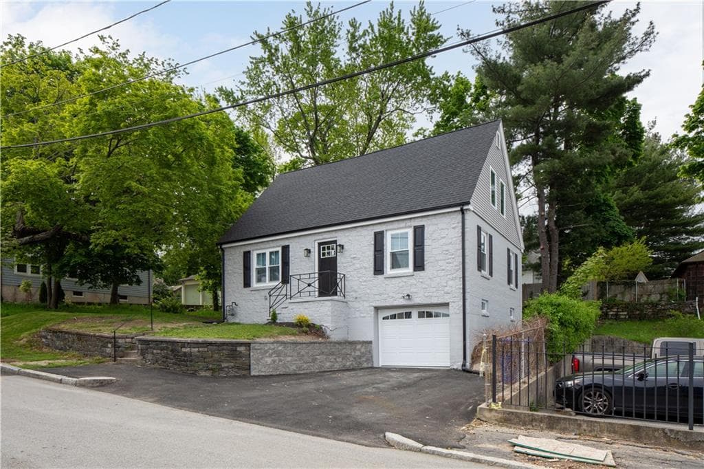 162 Colonial photo 2